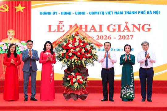 Rộn ràng ngày hội khai trường trên khắp Thủ đô Hà Nội