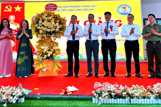 Học sinh phường Thanh Liệt hân hoan bước vào năm học mới