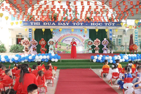 Học sinh xã Đại Xuyên tưng bừng bước vào năm học mới