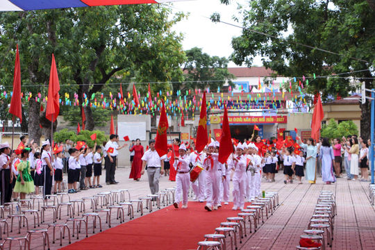 Phú Nghĩa: Rộn ràng đón gần 14.000 học sinh bước vào năm học mới