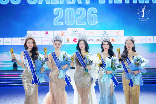 Người đẹp Hà Nội Dương Phương Thảo đăng quang Miss Galaxy Vietnam 2026