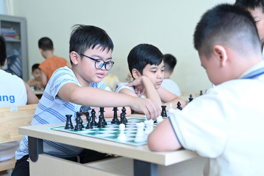 Sinh con trước 35 tuổi: Lựa chọn không chỉ liên quan tuổi tác
