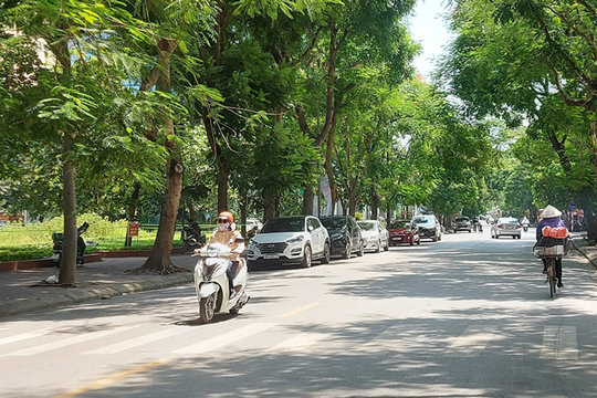 Bắc Bộ ngày nắng hanh, vùng núi có mưa dông rải rác