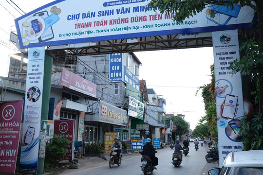 Kim Anh đẩy mạnh xây dựng chợ, tuyến đường kinh doanh không dùng tiền mặt