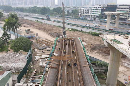 Hà Nội: Dự án trọng điểm tăng tốc ngày đêm, “nước rút” về đích đầu tư công
