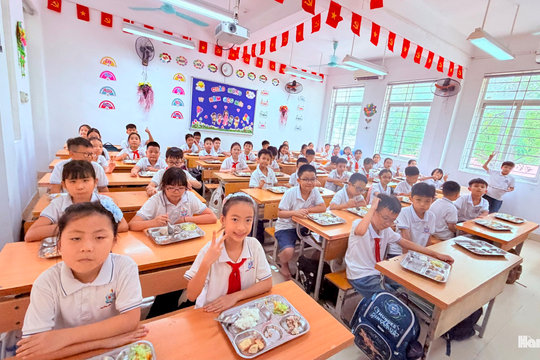 Nâng chất bữa ăn học đường, góp phần cho học sinh phát triển toàn diện