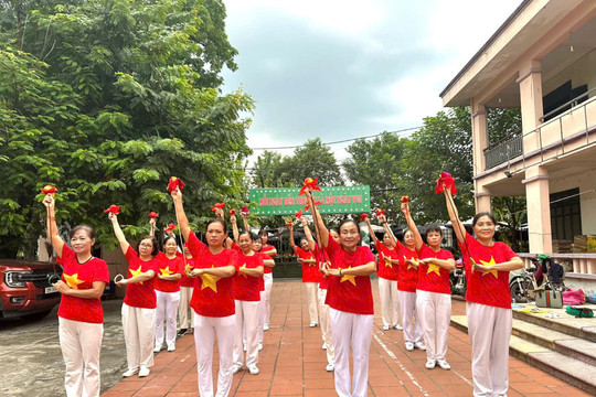 Hà Nội: Nhân rộng mô hình Câu lạc bộ Liên thế hệ tự giúp nhau