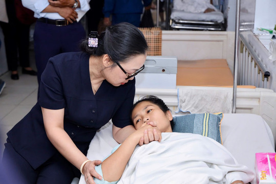 Bộ Giáo dục và Đào tạo tặng Bằng khen cô giáo cứu học sinh bị xe tải cán