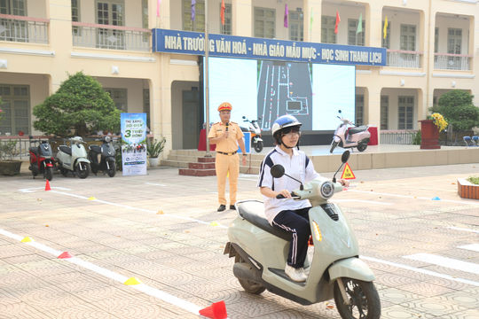 2.000 học sinh thực hành kỹ năng tham gia giao thông an toàn