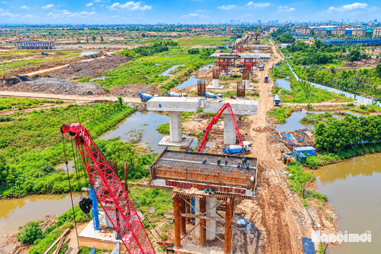 Rầm rộ thi công cầu Ngọc Hồi, phấn đấu hoàn thành trước APEC 2027
