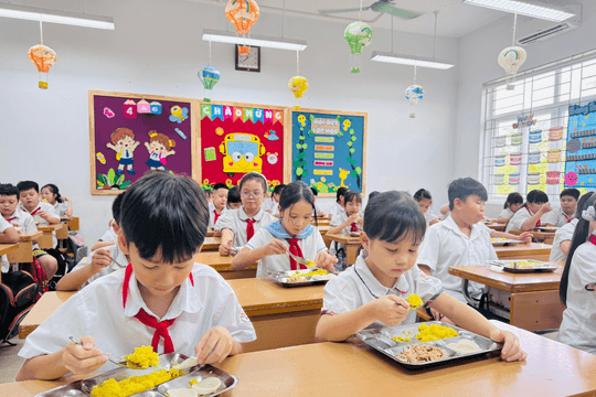 Bảo đảm an toàn, nâng cao chất lượng bữa ăn học đường