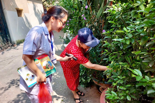Phường Ô Chợ Dừa ra quân phòng, chống sốt xuất huyết
