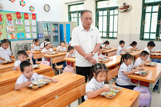 Xã Đan Phượng tăng cường quản lý, giám sát bữa ăn bán trú