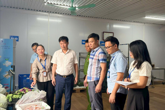 Xã Trung Giã kiểm soát chặt bữa ăn bán trú