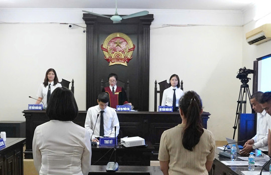 Chỉ vì tranh chấp khoảng không, hai phụ nữ phải hầu toà