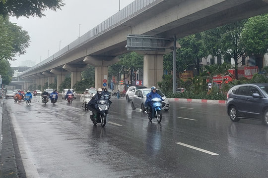 Không khí lạnh đầu mùa gây mưa, miền Bắc chuyển mát