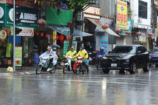 Hà Nội mưa to, nguy cơ úng ngập nhiều tuyến phố