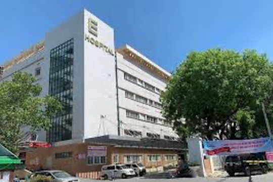 Vụ nghi vấn “kẹp tiền vào sổ để xạ trị sớm”: Cục Quản lý Khám, chữa bệnh yêu cầu Bệnh viện E khẩn trương xác minh, xử lý nghiêm