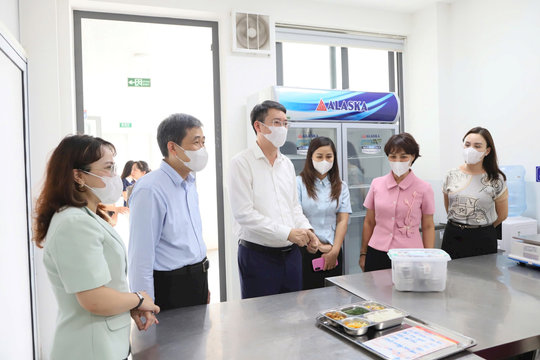 Phường Cửa Nam bảo đảm chất lượng bữa ăn bán trú cho học sinh
