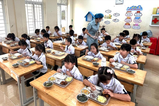 Xã Thanh Oai tổ chức lại bữa ăn bán trú của học sinh