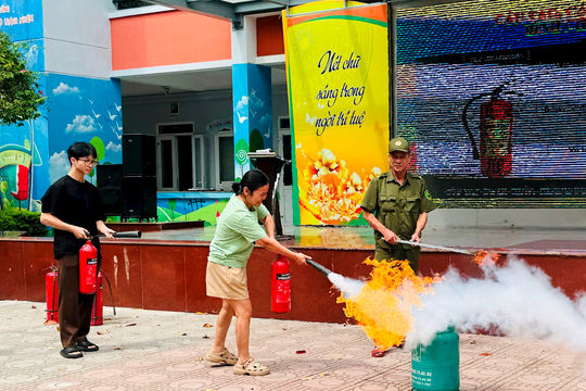 Phường Kim Liên nâng cao kỹ năng phòng cháy, chữa cháy cho người dân