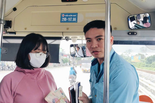 Hành động đẹp của nhân viên xe buýt