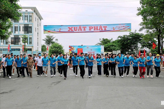 Xã Vân Đình: Hơn 200 vận động viên tham gia Giải chạy Báo Hànộimới