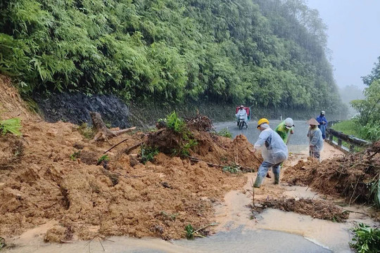 Hà Nội và 12 tỉnh, thành phố chủ động ứng phó đợt mưa lũ lớn