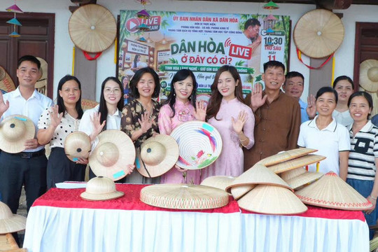 Khi làng nghề bước lên “chợ số”