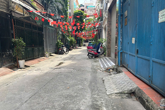 Bục bệ, cầu dẫn lấn chiếm vỉa hè: Đừng để vi phạm thành “chuyện đã rồi”