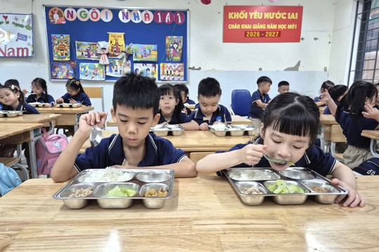 Bữa ăn bán trú của học sinh Hà Nội: Tiếp tục kiểm tra, giám sát từng khâu