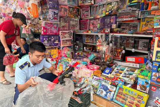 Siết chặt quản lý thị trường đồ chơi dịp Tết Trung thu