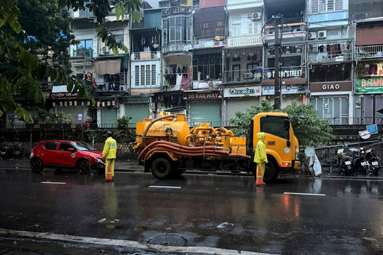 Hà Nội xử lý kịp thời các điểm ngập úng cục bộ do mưa lớn