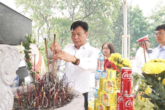 Xã Thiên Lộc hoàn thành lấy mẫu hài cốt liệt sĩ tại Nghĩa trang liệt sĩ Kim Nỗ