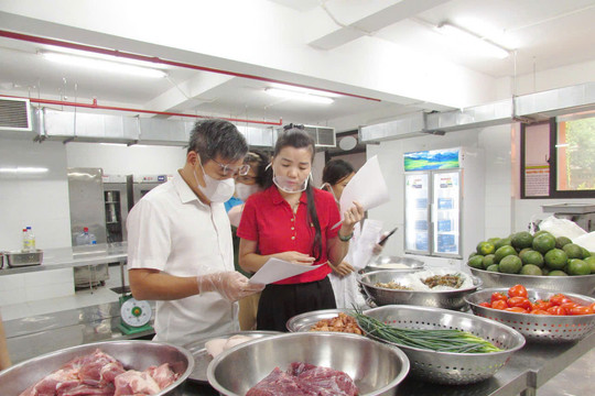 Phường Hồng Hà: Kiểm tra, giám sát, bảo đảm an toàn thực phẩm và dinh dưỡng học đường