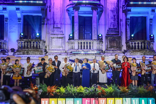 Khai mạc Liên hoan nhạc Jazz quốc tế Hà Nội: Hấp dẫn điểm hẹn âm nhạc