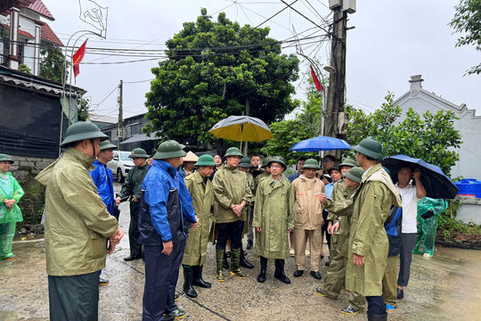Hà Nội dồn sức tiêu úng, ứng phó lũ cao