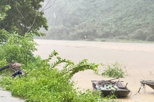 Bộ Xây dựng yêu cầu chủ động ứng phó với lũ trên các tuyến sông
