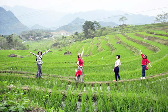 Khám phá "thiên đường du lịch xanh" Pù Luông