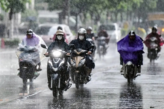 Hà Nội nhiều mây, có mưa rào và dông