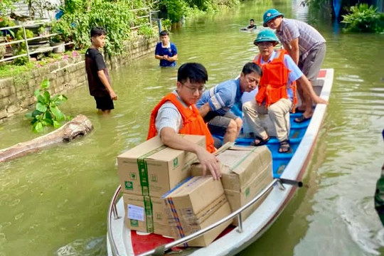 Hà Nội tập trung ứng phó mưa lũ, hỗ trợ người dân