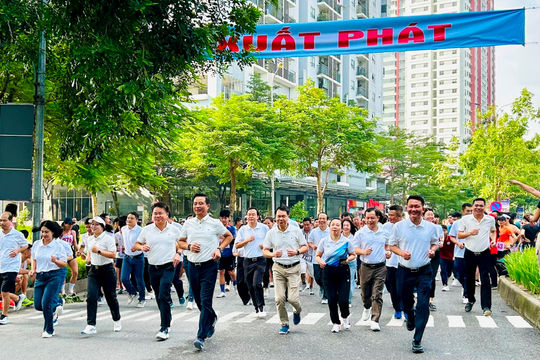 Phường Hoàng Mai: Lan tỏa tinh thần “Khỏe để xây dựng và bảo vệ Tổ quốc” tại giải chạy Báo Hànộimới