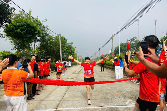 Xã Phúc Lộc: Hơn 400 vận động viên tranh tài Giải chạy Báo Hànộimới mở rộng lần thứ 51 - Vì hòa bình năm 2026