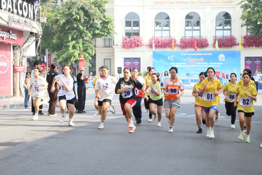 Sôi nổi Giải chạy Báo Hànộimới mở rộng lần thứ 51 - Vì hòa bình phường Hoàn Kiếm