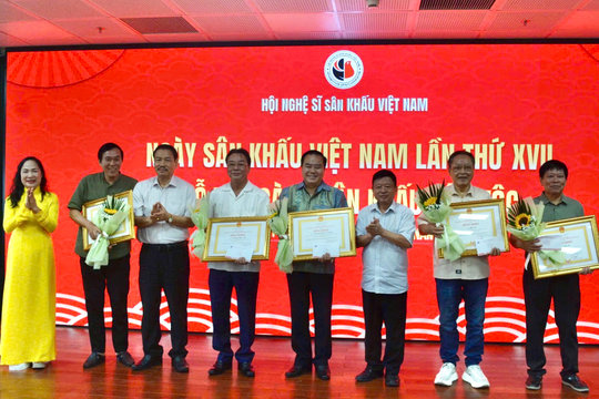 Trang trọng Ngày Sân khấu Việt Nam lần thứ XVII và lễ Giỗ Tổ sân khấu