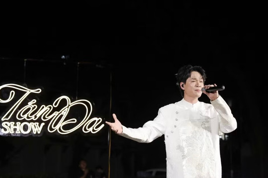 Show “Tán Đa” – Mở không gian nghệ thuật cộng đồng mới bên hồ Hoàn Kiếm