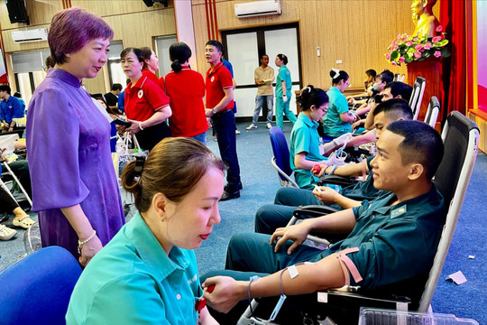 Phường Phương Liệt tiếp nhận 500 đơn vị máu tại Ngày hội hiến máu “Thứ bảy hồng”