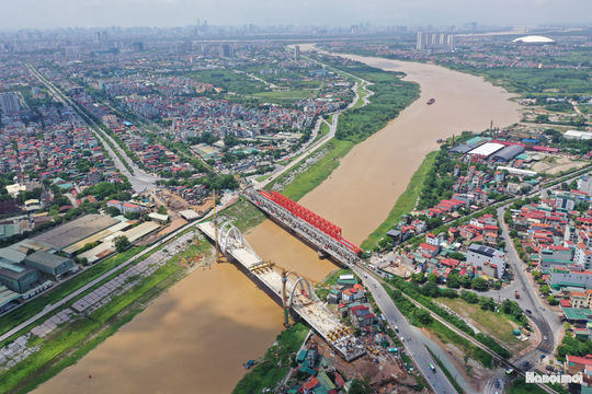 Rầm rộ thi công cầu Đuống mới, dự kiến hoàn thành cuối năm 2026
