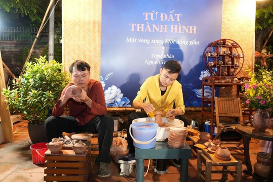 Làng nghề truyền thống kể bằng ngôn ngữ mới