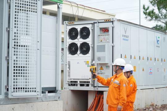 EVNNPC duy trì đà tăng trưởng, bảo đảm cung ứng đủ điện